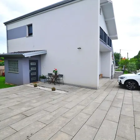 M&m Διαμέρισμα *