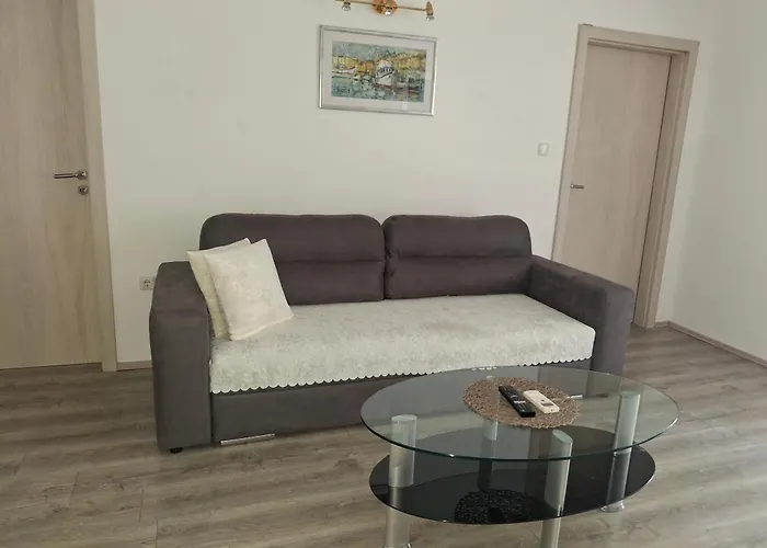 M&m Kukuljanovo